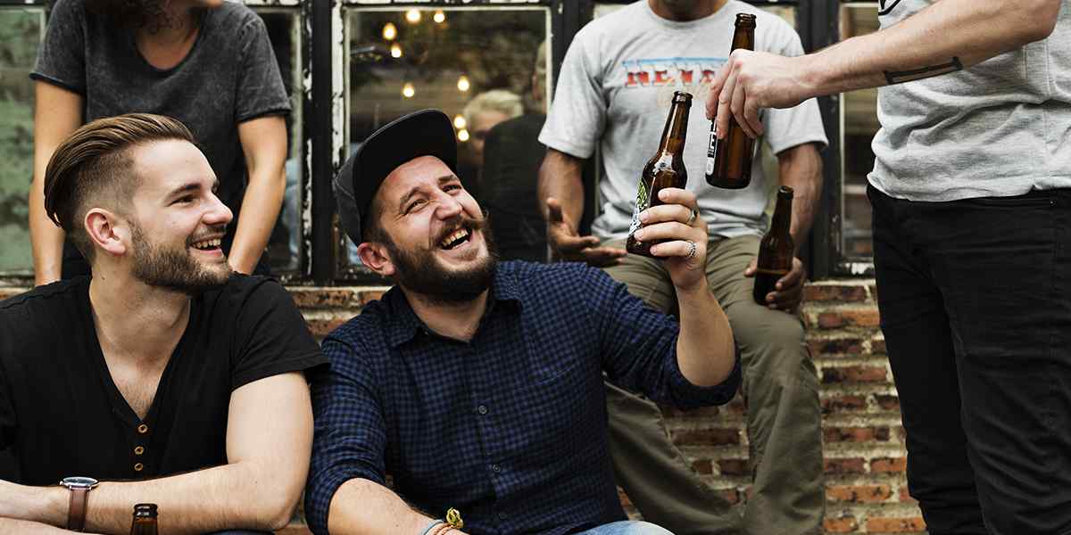 https://brew.rynogroup.com/wp-content/uploads/2017/05/hero_home_beer_02-story-01.jpg