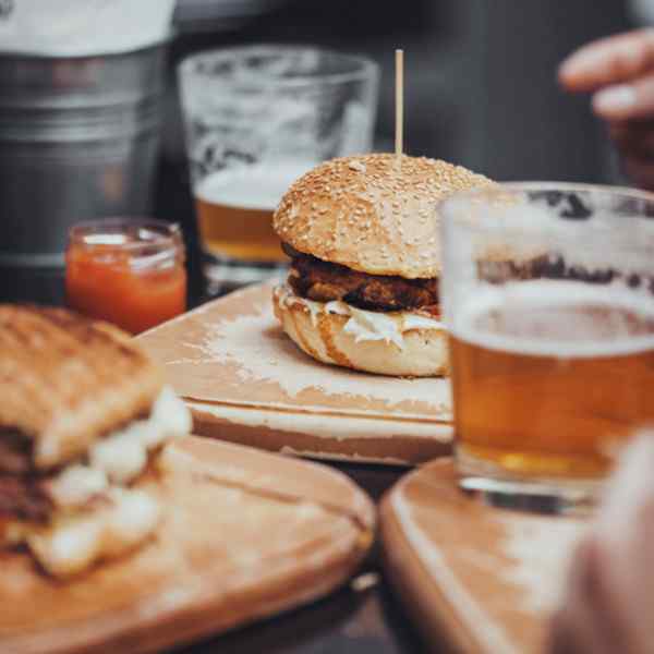 https://brew.rynogroup.com/wp-content/uploads/2017/05/inner_cell_burger_2.jpg