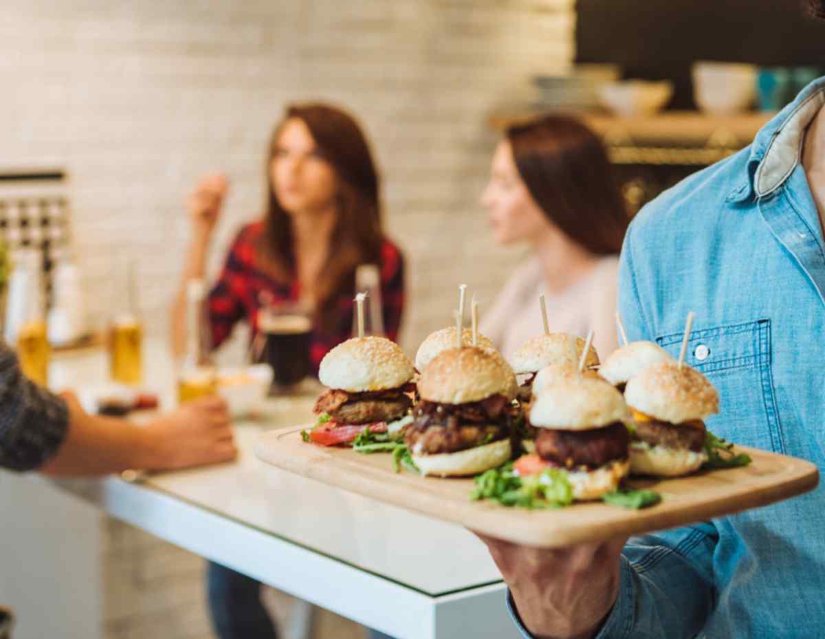 https://brew.rynogroup.com/wp-content/uploads/2017/05/inner_cell_burger_3.jpg